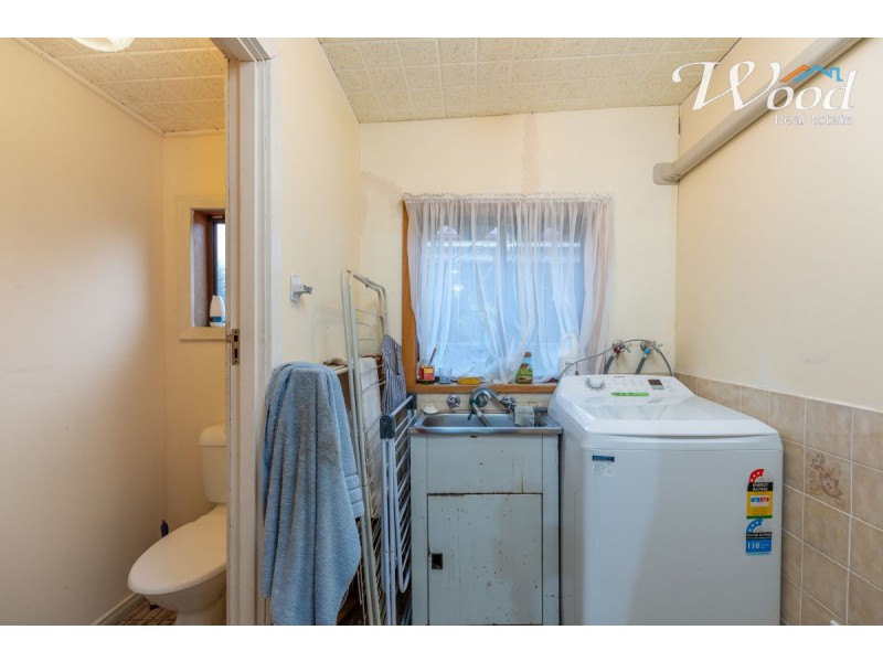 423 Nowland Ave, Lavington NSW 2641