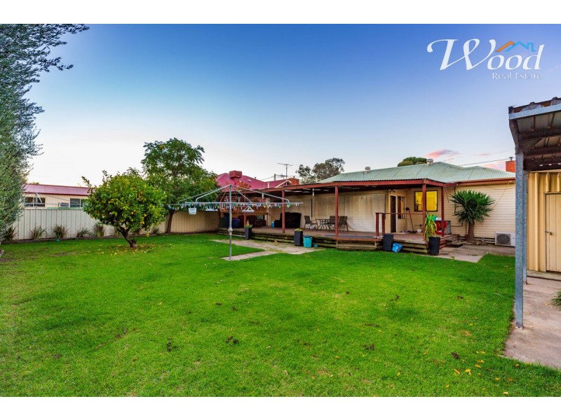 423 Nowland Ave, Lavington NSW 2641