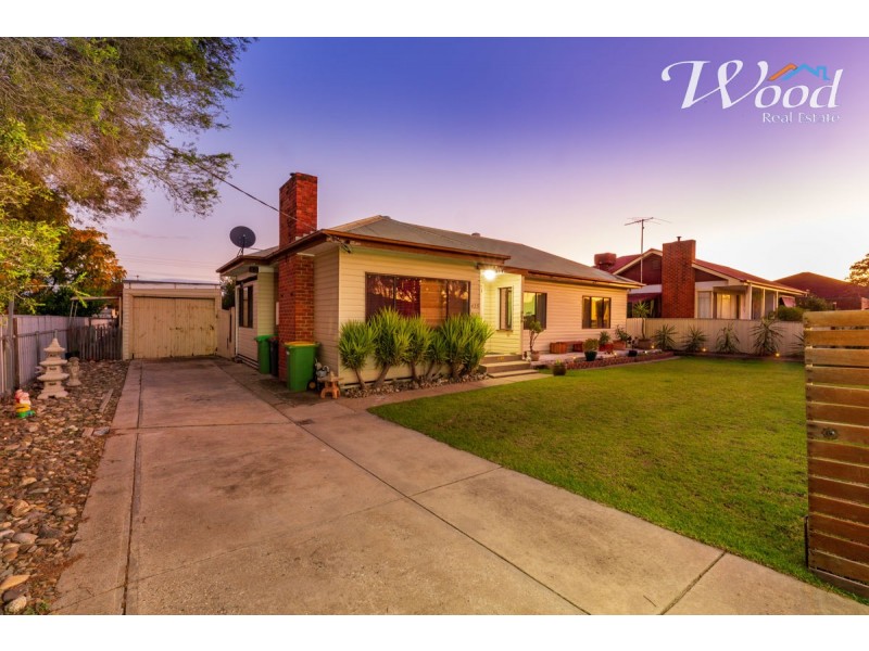 423 Nowland Ave, Lavington NSW 2641