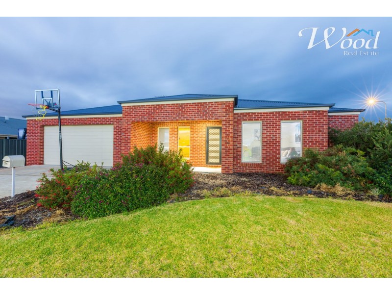 24 Gabrielle Crt, Lavington NSW 2641