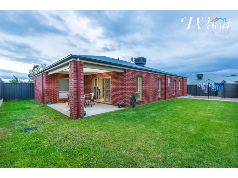24 Gabrielle Crt, Lavington NSW 2641