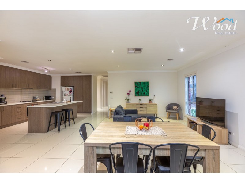 24 Gabrielle Crt, Lavington NSW 2641
