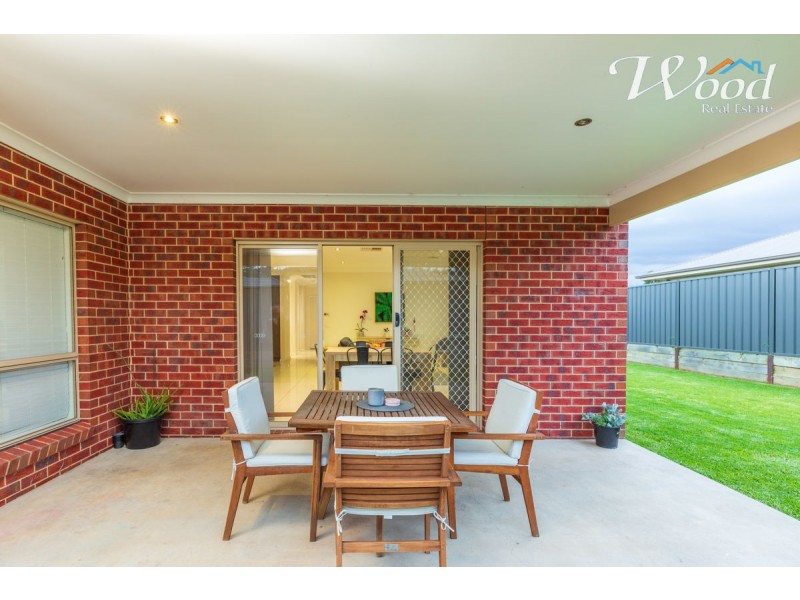 24 Gabrielle Crt, Lavington NSW 2641