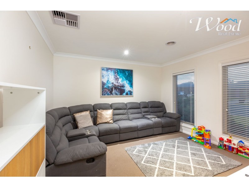 24 Gabrielle Crt, Lavington NSW 2641