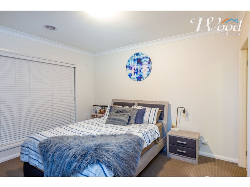 24 Gabrielle Crt, Lavington NSW 2641