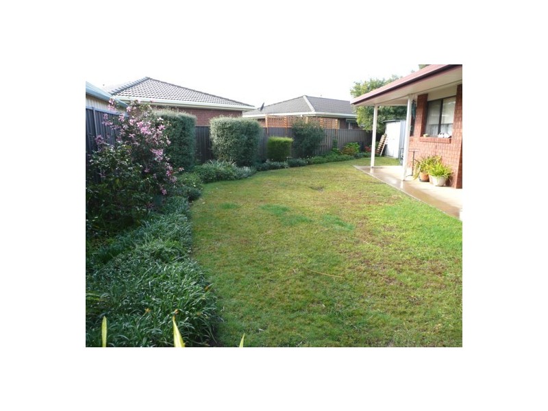 2/2 Titan Court, Lavington NSW 2641