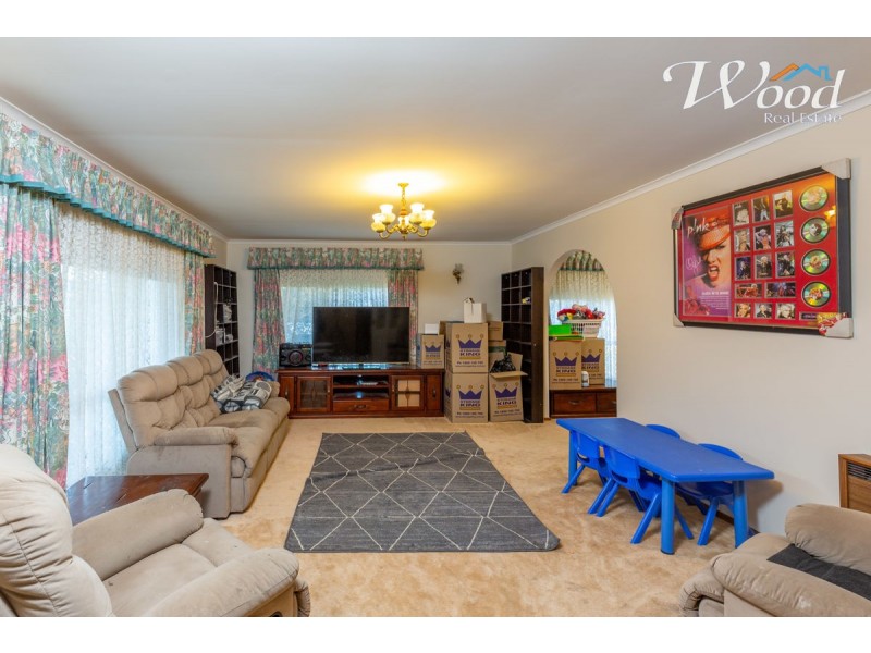 365 Shirleen Cres, Lavington NSW 2641