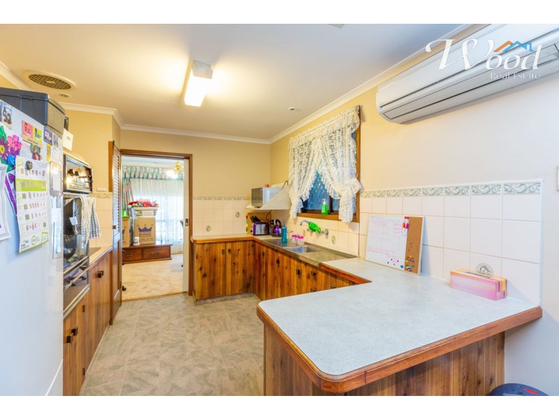 365 Shirleen Cres, Lavington NSW 2641