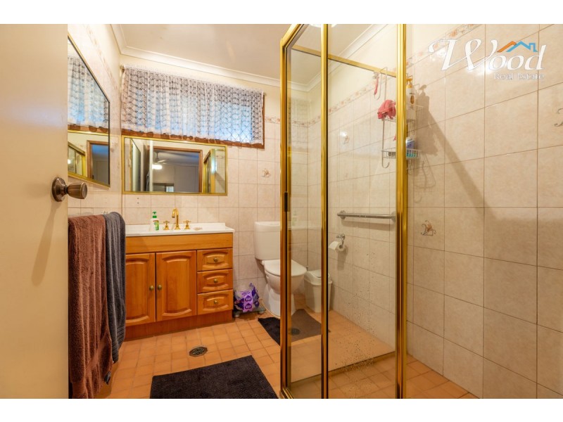 365 Shirleen Cres, Lavington NSW 2641