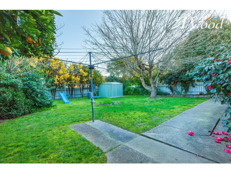 365 Shirleen Cres, Lavington NSW 2641