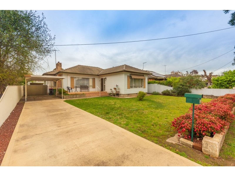 351 Parnall St, Lavington NSW 2641