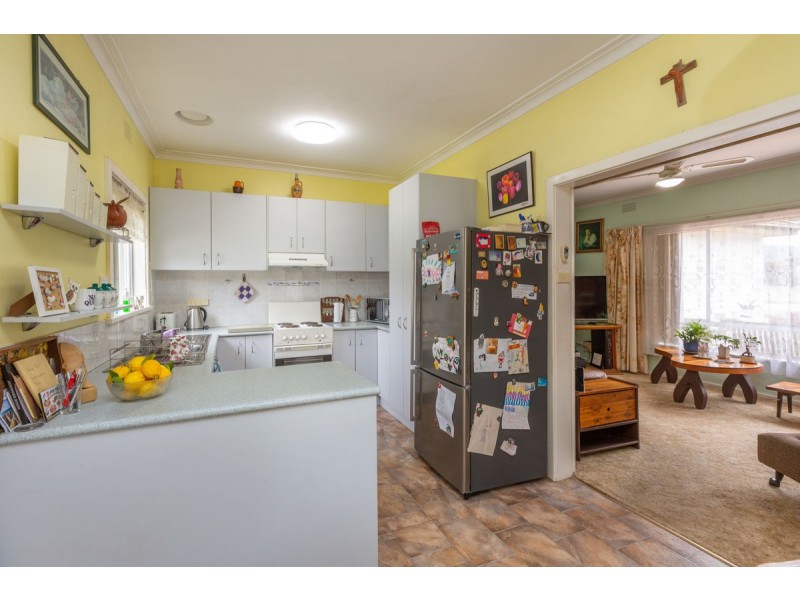 351 Parnall St, Lavington NSW 2641