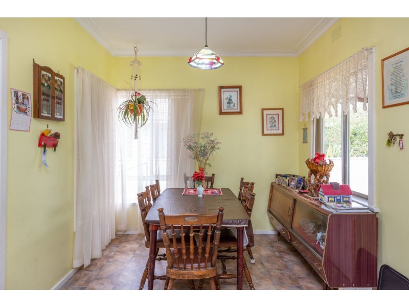 351 Parnall St, Lavington NSW 2641
