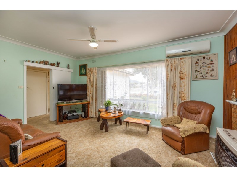 351 Parnall St, Lavington NSW 2641