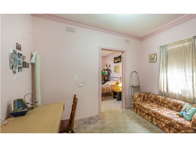 351 Parnall St, Lavington NSW 2641