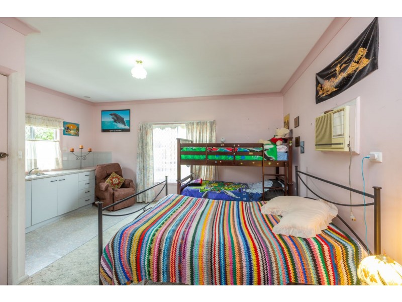 351 Parnall St, Lavington NSW 2641
