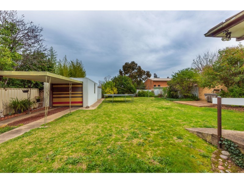 351 Parnall St, Lavington NSW 2641