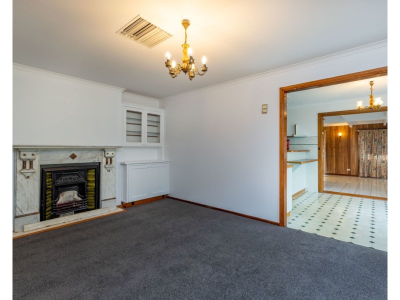 412 Schaefer St, Lavington NSW 2641