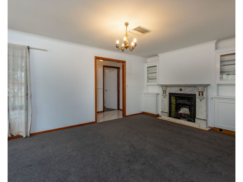 412 Schaefer St, Lavington NSW 2641