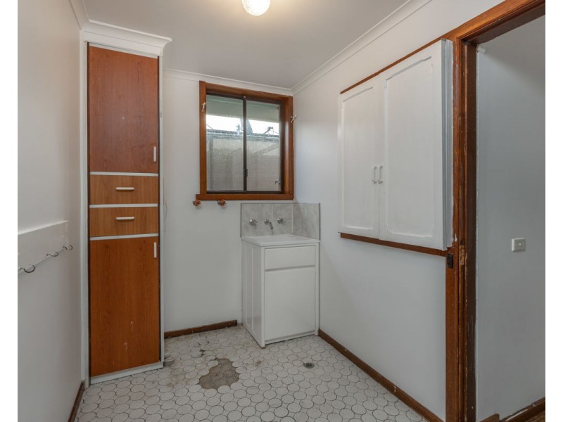 412 Schaefer St, Lavington NSW 2641