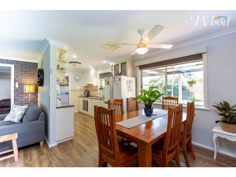 558 Schneider St, Lavington NSW 2641