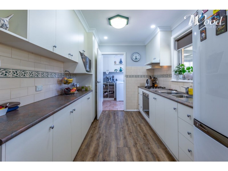 558 Schneider St, Lavington NSW 2641