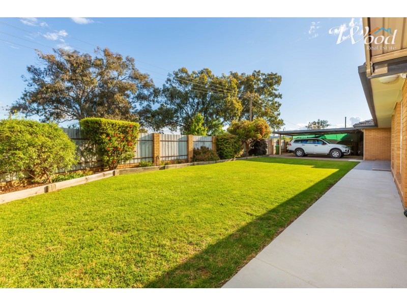 558 Schneider St, Lavington NSW 2641