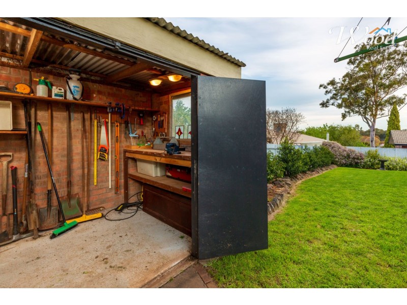 394 Halehaven Cres, Lavington NSW 2641