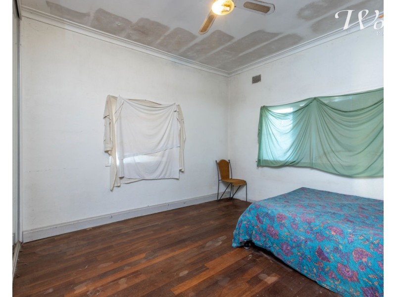 495 McKenzie St, Lavington NSW 2641