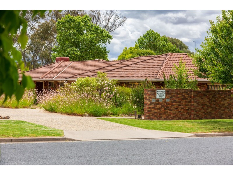 Unit 6, 5 La Fontaine Ave, Lavington NSW 2641