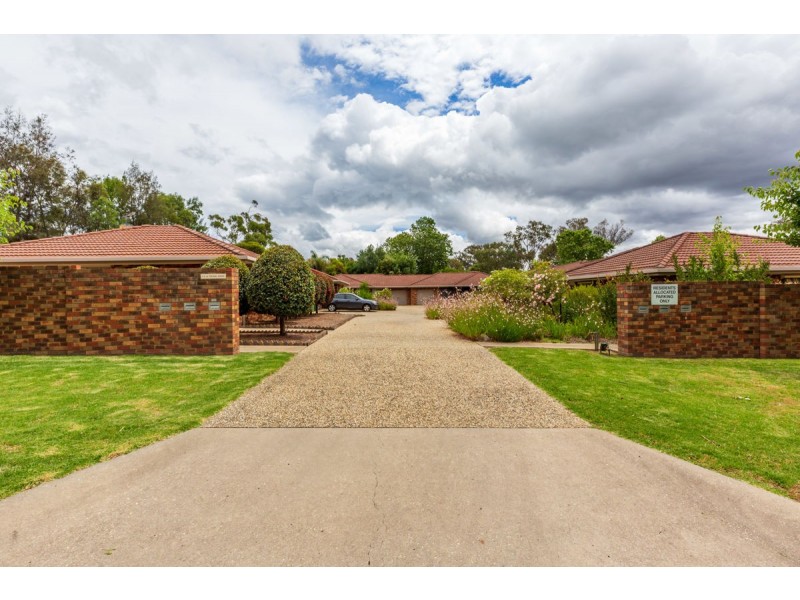 Unit 6, 5 La Fontaine Ave, Lavington NSW 2641