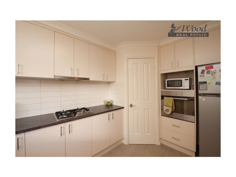 80 Huon St, Jindera NSW 2642