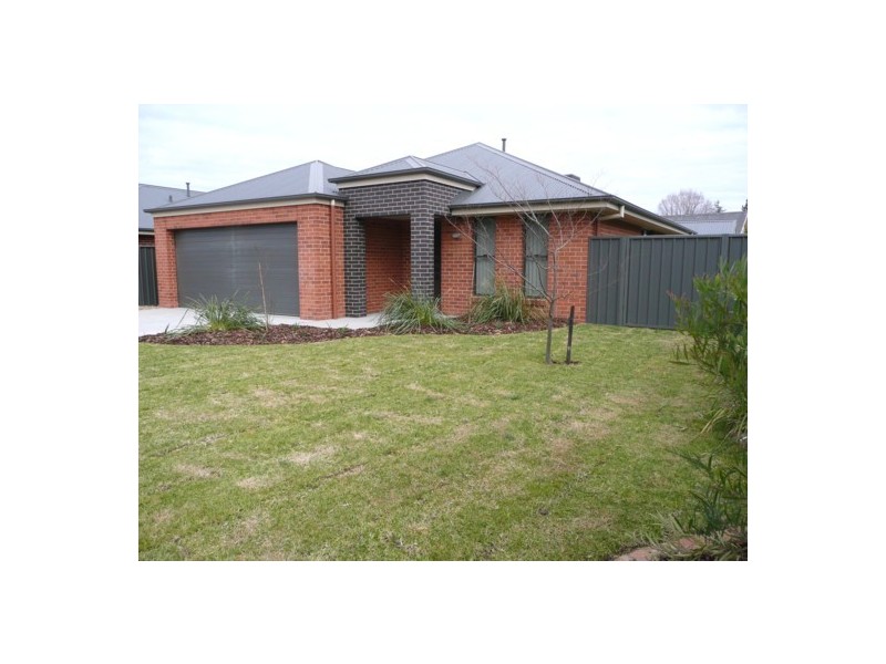 78 Huon St, Jindera NSW 2642