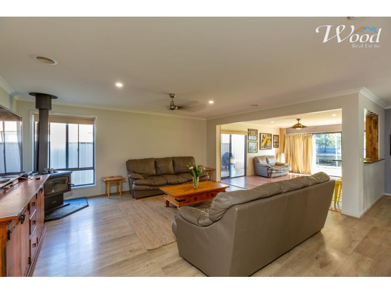 10 Britton Crt, Jindera NSW 2642