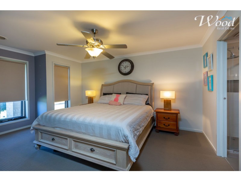 10 Britton Crt, Jindera NSW 2642