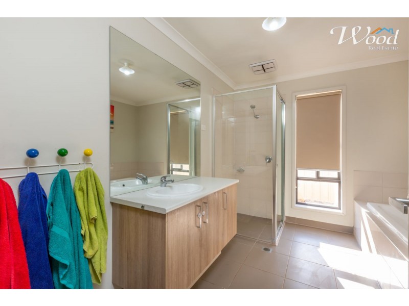 10 Britton Crt, Jindera NSW 2642