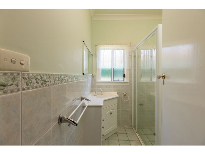 453 Alldis Ave, Lavington NSW 2641