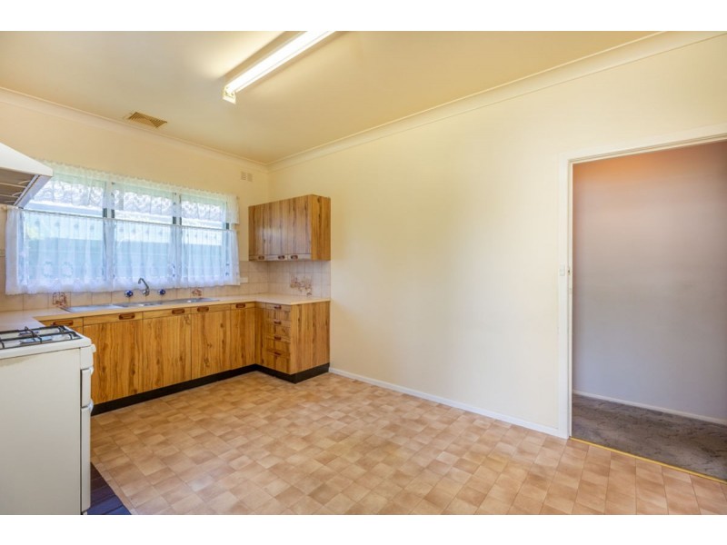 453 Alldis Ave, Lavington NSW 2641