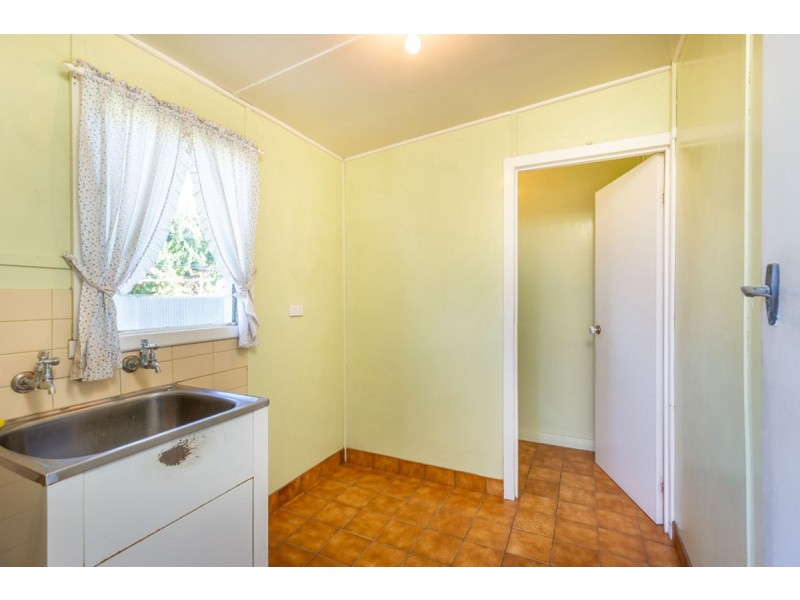 453 Alldis Ave, Lavington NSW 2641