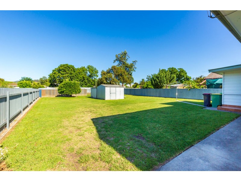 453 Alldis Ave, Lavington NSW 2641