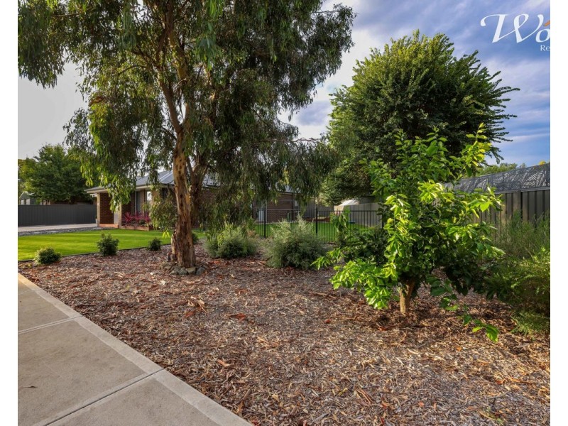 112 Pioneer Drive, Jindera NSW 2642