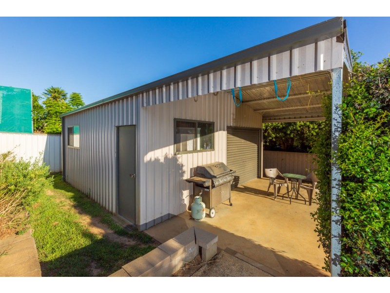 657 Briardale Rd, Lavington NSW 2641