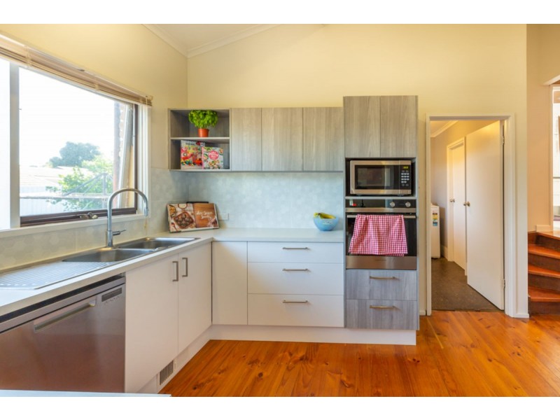 657 Briardale Rd, Lavington NSW 2641