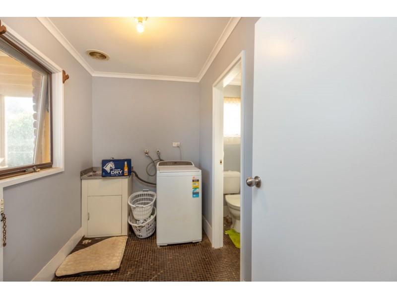 657 Briardale Rd, Lavington NSW 2641