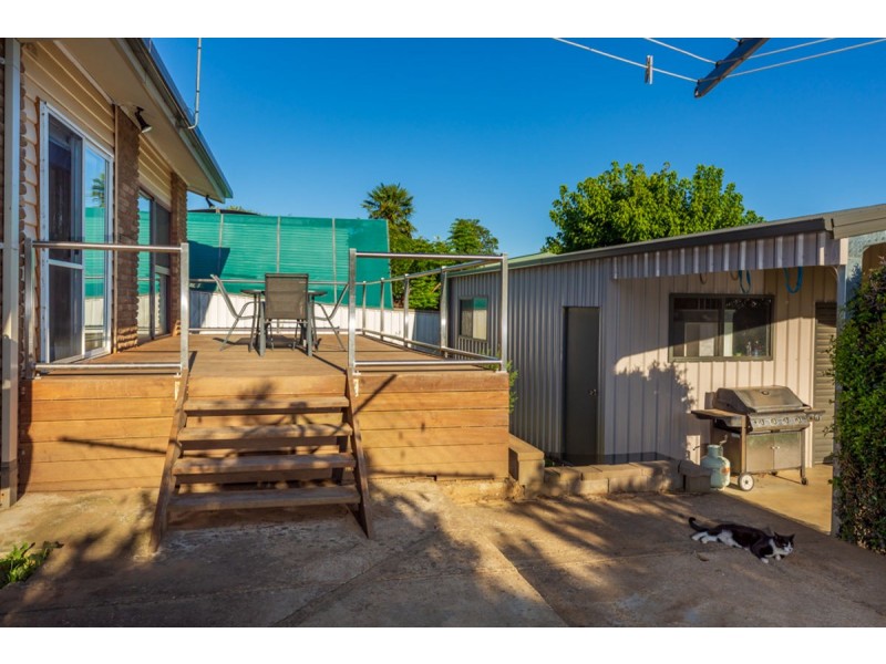 657 Briardale Rd, Lavington NSW 2641