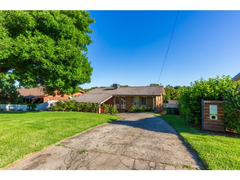657 Briardale Rd, Lavington NSW 2641