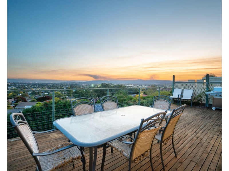 281 Highview Cres, Lavington NSW 2641