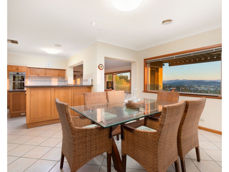 281 Highview Cres, Lavington NSW 2641