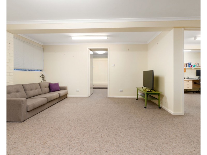 281 Highview Cres, Lavington NSW 2641