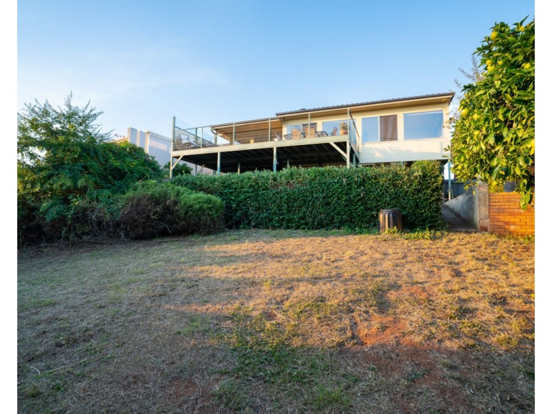 281 Highview Cres, Lavington NSW 2641